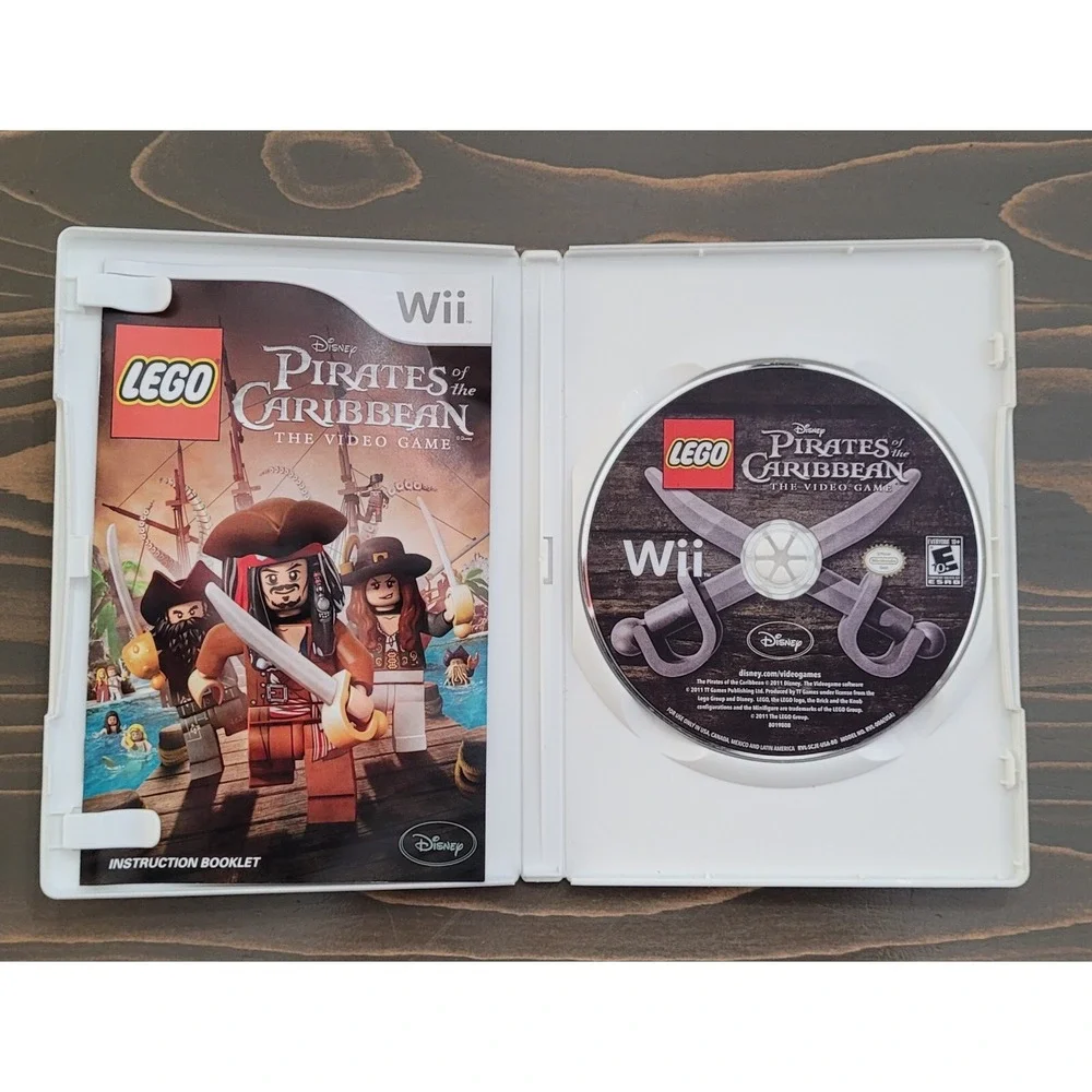 LEGO Pirates of the Caribbean: The Video Game (Nintendo Wii, 2011) W/Manual